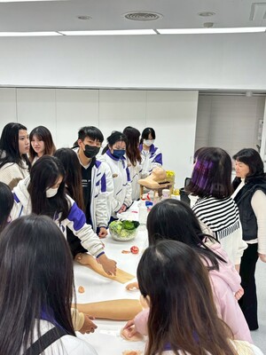 20251205-中壢家商家政科及流行服飾科師生聯合參訪-7圖片