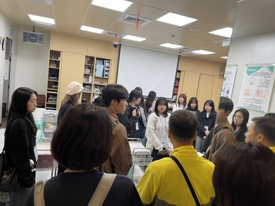 韓國仁川中學蒞校參觀美容醫學教室設備2圖片