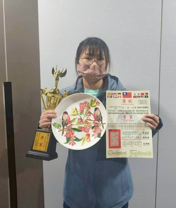 2025年第13屆國際盃美容美髮大賽、流行時尚演示會競賽得獎作品_9